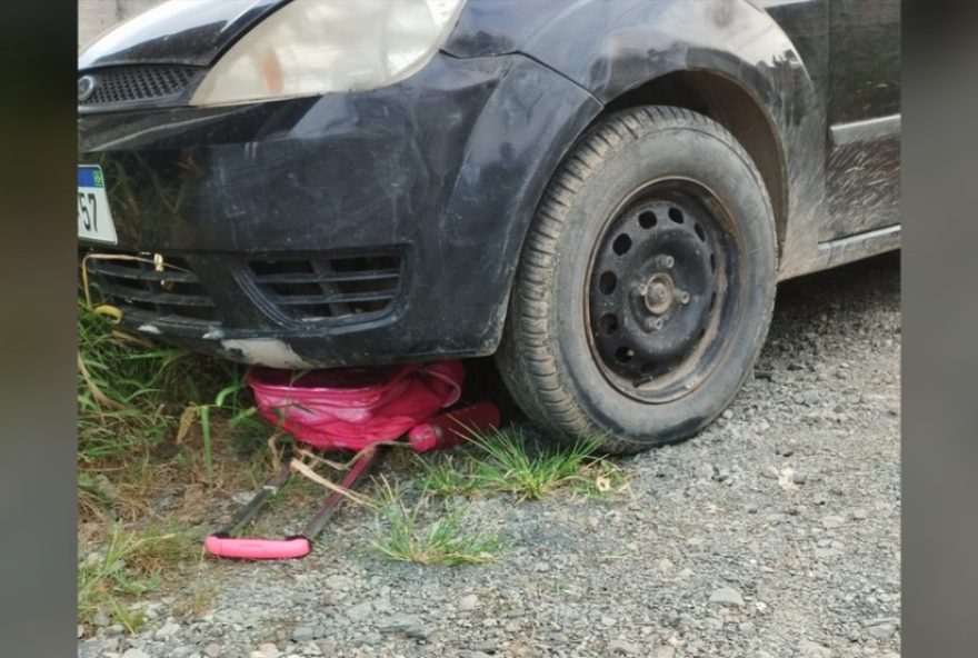 mae-atropela-filha-de-11-anos-em-sc3A-crianca-e-encontrada-com-suspeita-de-fratura mae-atropela-filha-de-11-anos-em-sc3A-crianca-e-encontrada-com-suspeita-de-fratura