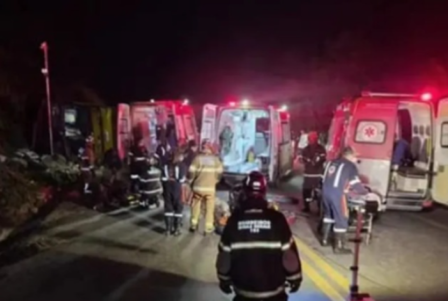 mae-e-filha-de-1-ano-estao-entre-os-cinco-mortos-em-acidente-de-onibus-que-saiu-de-al-para-sc mae-e-filha-de-1-ano-estao-entre-os-cinco-mortos-em-acidente-de-onibus-que-saiu-de-al-para-sc