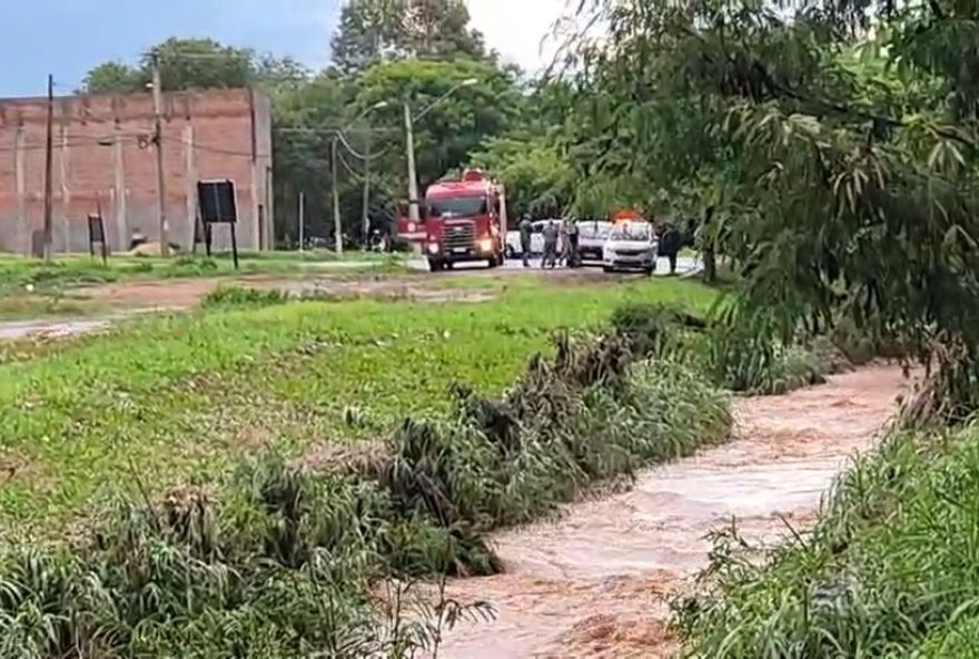 mae-e-filho-bolivianos-desaparecidos-em-ibitinga3A-buscas-continuam