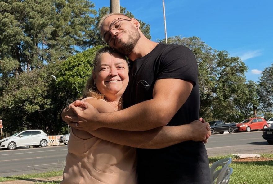 mae-e-filho-sao-aprovados-juntos-em-universidade-publica-no-df3A-ela-cursara-nutricao-e-ele2C-economia mae-e-filho-sao-aprovados-juntos-em-universidade-publica-no-df3A-ela-cursara-nutricao-e-ele2C-economia