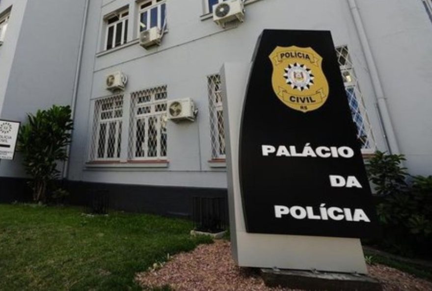 mae-e-presa-por-torturar-criancas-de-1-e-3-anos-no-rs mae-e-presa-por-torturar-criancas-de-1-e-3-anos-no-rs