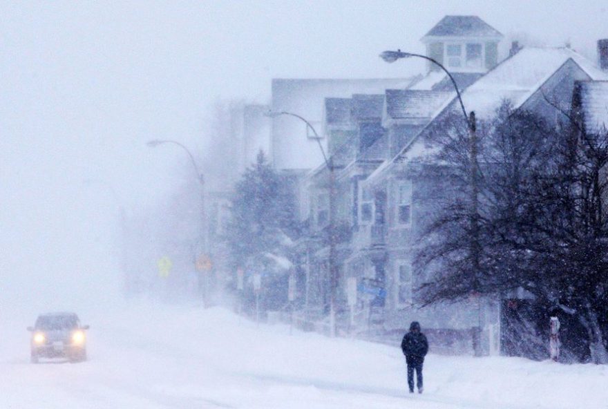mae-tenta-salvar-filhos-que-morrem-em-lago-congelado3A-tragedia-em-meio-a-onda-de-frio mae-tenta-salvar-filhos-que-morrem-em-lago-congelado3A-tragedia-em-meio-a-onda-de-frio