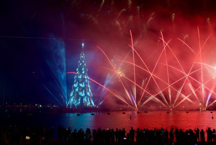 magia-do-natal-nova-arvore-de-natal-de-80-metros-encanta-na-enseada-de-botafogo-rio-de-janeiro magia-do-natal-nova-arvore-de-natal-de-80-metros-encanta-na-enseada-de-botafogo-rio-de-janeiro