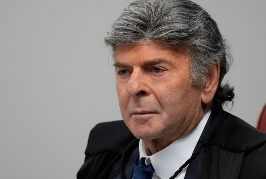 magistrado-luiz-fux-desafia-consenso-no-caso-bolsonaro-e-pede-sua-absolvicao