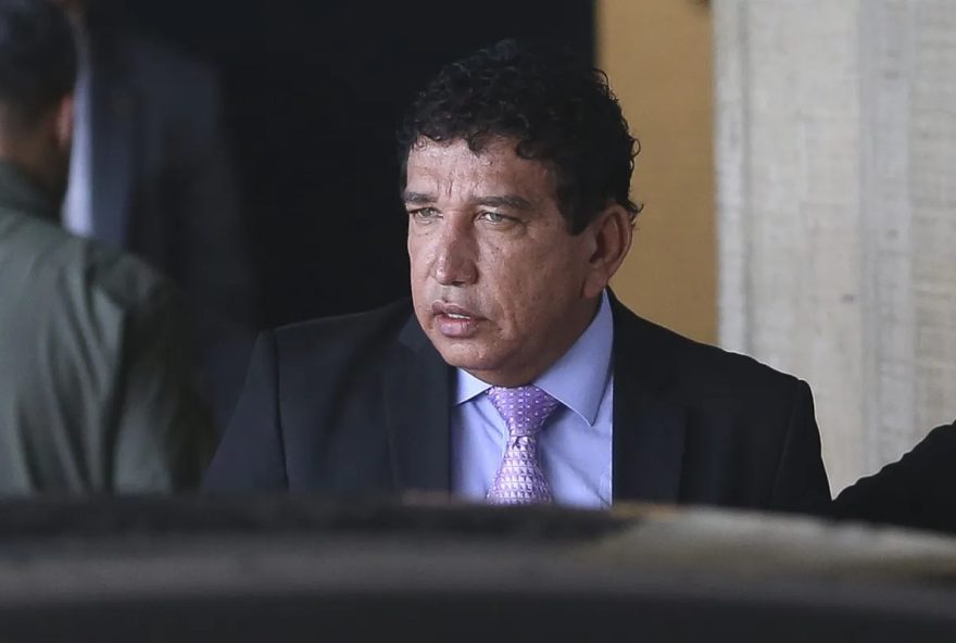 magno-malta-e-impedido-de-visitar-bolsonaro-na-papuda magno-malta-e-impedido-de-visitar-bolsonaro-na-papuda