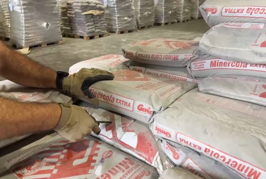 maior-apreensao-de-cocaina-no-porto-de-itaguai3A-um-golpe-historico-no-trafico-internacional-de-drogas