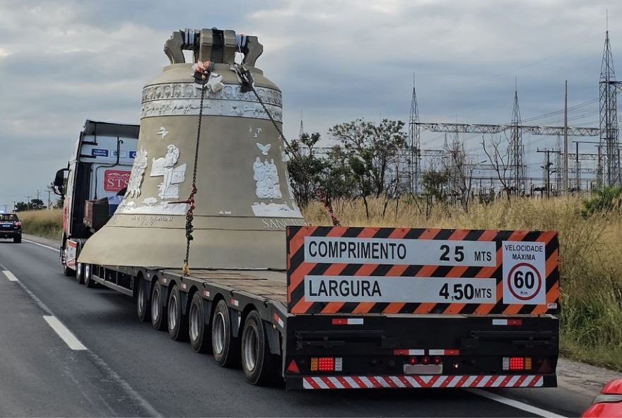 maior-sino-do-mundo-chega-a-goiania-e-segue-para-trindade