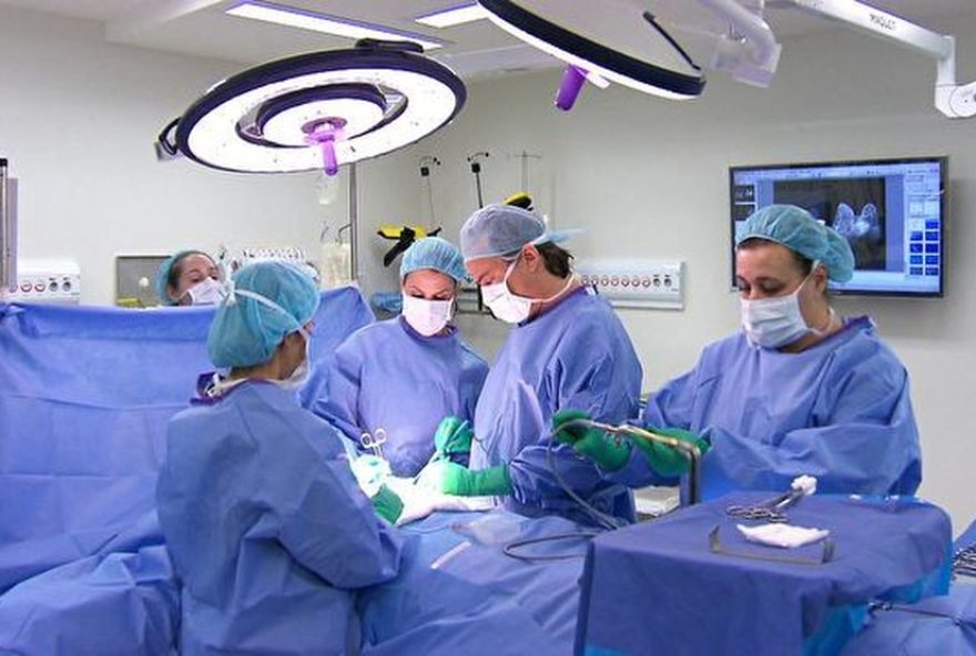 mamoplastia-redutora-na-bahia3A-aumento-de-472C4425-pelo-sus-em-2025
