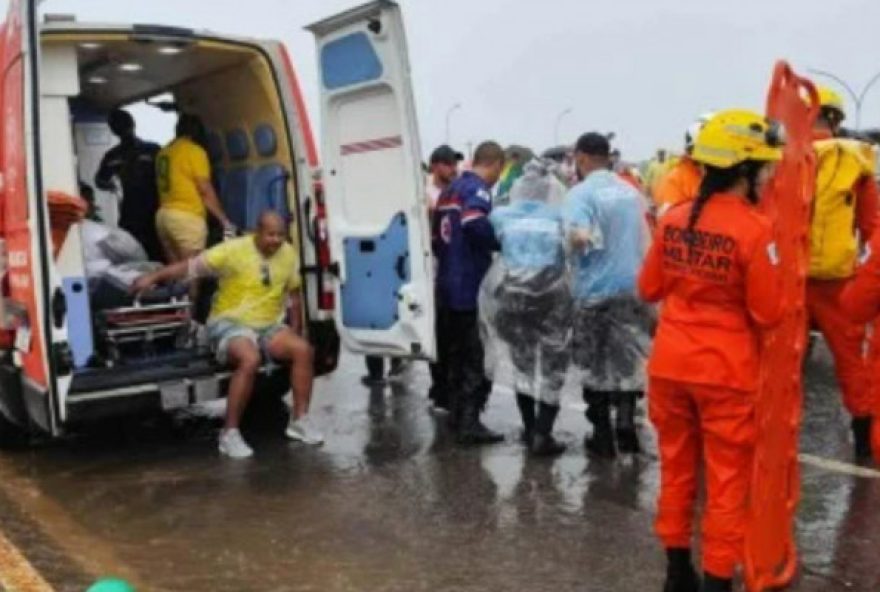 manifestacao-pro-bolsonaro-tem-72-feridos-apos-queda-de-raio manifestacao-pro-bolsonaro-tem-72-feridos-apos-queda-de-raio