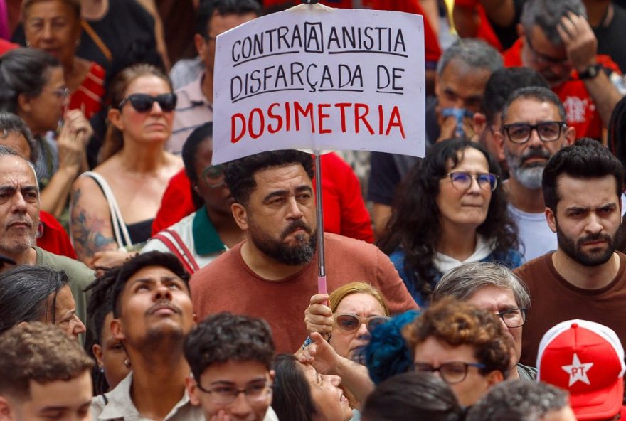 manifestacoes-em-todo-o-pais-criticam-pl-da-dosimetria-e-hugo-motta manifestacoes-em-todo-o-pais-criticam-pl-da-dosimetria-e-hugo-motta