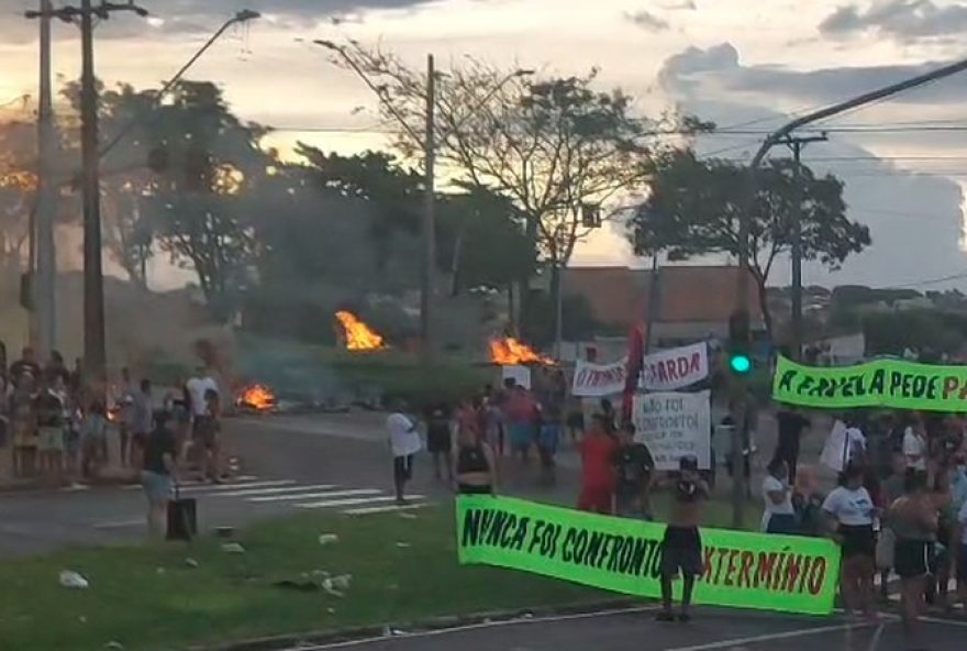 manifestacoes-violentas-em-londrina3A-abordagem-policial-resulta-em-mortes-e-protestos-na-cidade