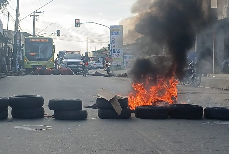 manifestantes-bloqueiam-a-avenida-independencia-em-sao-luis3A-protesto-contra-ordem-de-demolicao-gera-transtornos-no-transito