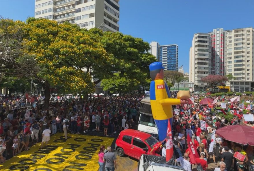 manifestantes-protestam-contra-pec-da-blindagem-e-anistia-em-bh