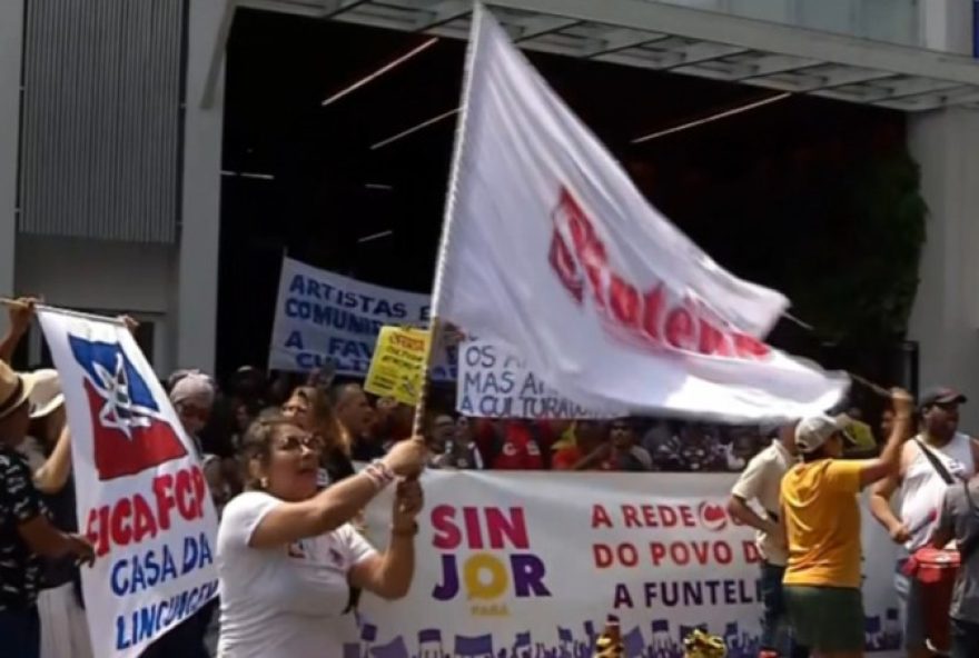 manifestantes-protestam-contra-pl-que-ameaca-funtelpa-na-alepa