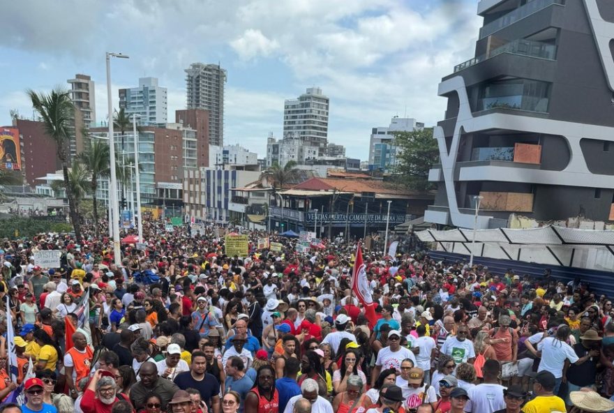 manifestantes-protestam-em-salvador-contra-pec-da-blindagem-e-pl-da-anistia.-o-que-esperar-do-senado3F