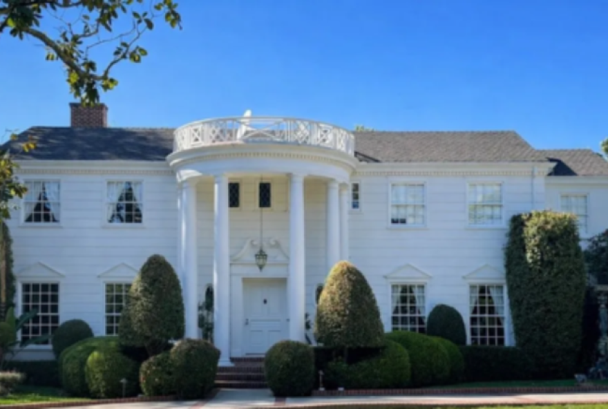 mansao-iconica-de-um-maluco-no-pedaco-a-venda-por-us24-30-milhoes3A-uma-oportunidade-unica-em-los-angeles mansao-iconica-de-um-maluco-no-pedaco-a-venda-por-us24-30-milhoes3A-uma-oportunidade-unica-em-los-angeles