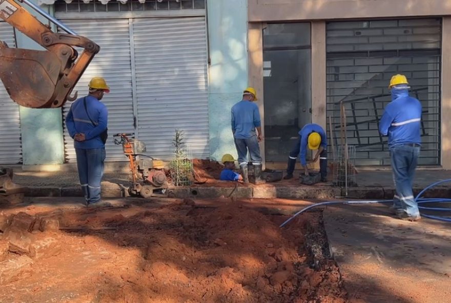 manutencao-de-rede-de-esgoto-interdita-avenidas-em-marilia-durante-feriado