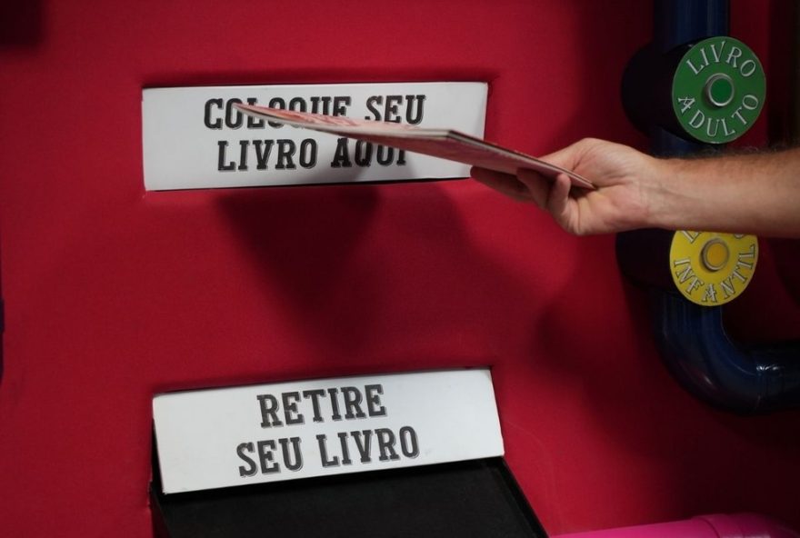 maquina-de-livros-em-santos3A-troque-um-livro-e-receba-outro-titulo-surpresa maquina-de-livros-em-santos3A-troque-um-livro-e-receba-outro-titulo-surpresa