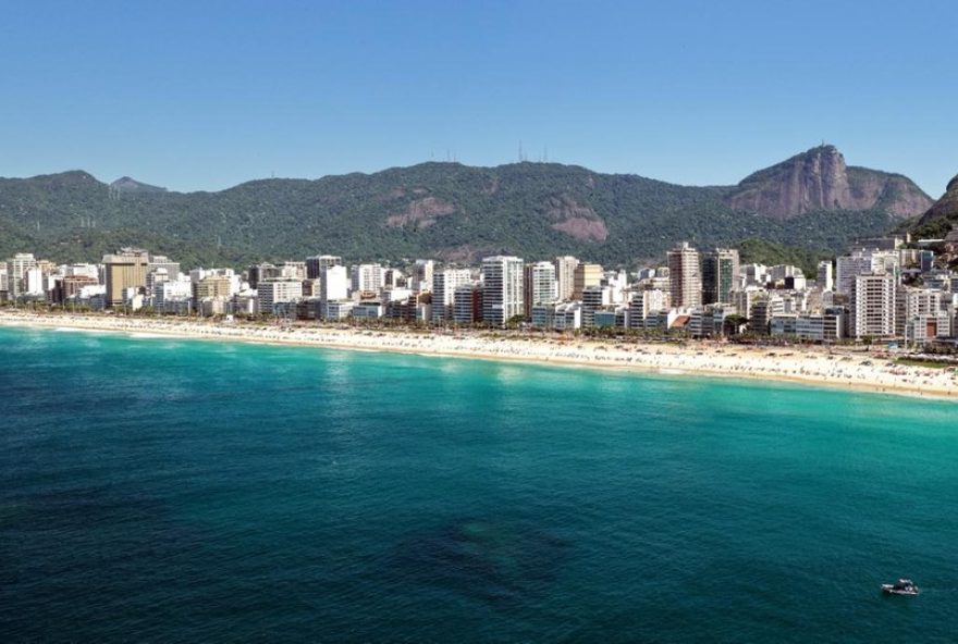 mar-cristalino-de-ipanema-revela-laje-de-santo-antonio3A-beleza-natural-e-atracao-para-surfistas mar-cristalino-de-ipanema-revela-laje-de-santo-antonio3A-beleza-natural-e-atracao-para-surfistas