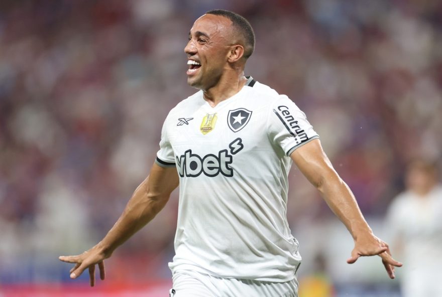 marcal-esta-de-volta3A-botafogo-conta-com-lateral-para-classico-contra-o-flamengo