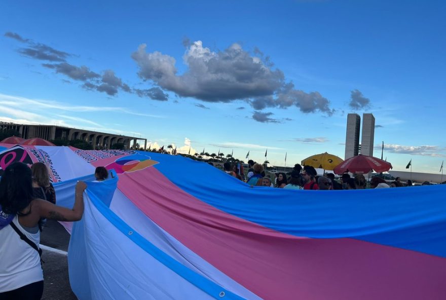 marcha-nacional-pela-visibilidade-trans3A-vida2C-direitos-e-futuro-para-a-comunidade-lgbtqia2B