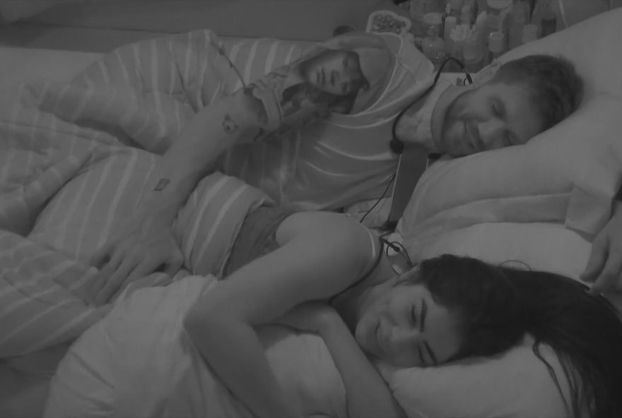 marciele-e-jonas-sulzbach-trocam-carinhos-apos-beijo3A-a-gente-esta-vivendo-um-romance marciele-e-jonas-sulzbach-trocam-carinhos-apos-beijo3A-a-gente-esta-vivendo-um-romance