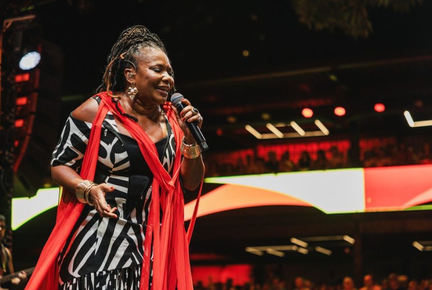 margareth-menezes-celebra-25-anos-do-album-22afro-pop-brasileiro22-e-sua-trajetoria-musical margareth-menezes-celebra-25-anos-do-album-22afro-pop-brasileiro22-e-sua-trajetoria-musical