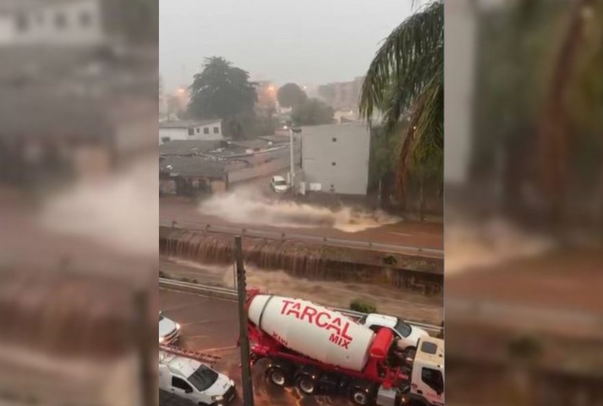 marginal-botafogo-interditada-apos-chuvas-em-goiania