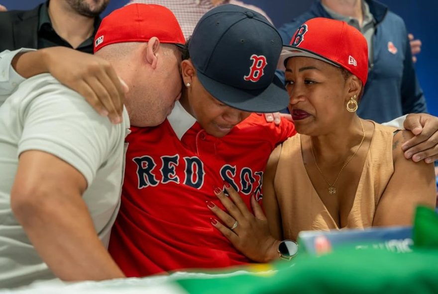 mariliense-de-17-anos-assina-com-boston-red-sox-por-us24-500-mil3A-22brasil-orgulhoso22 mariliense-de-17-anos-assina-com-boston-red-sox-por-us24-500-mil3A-22brasil-orgulhoso22