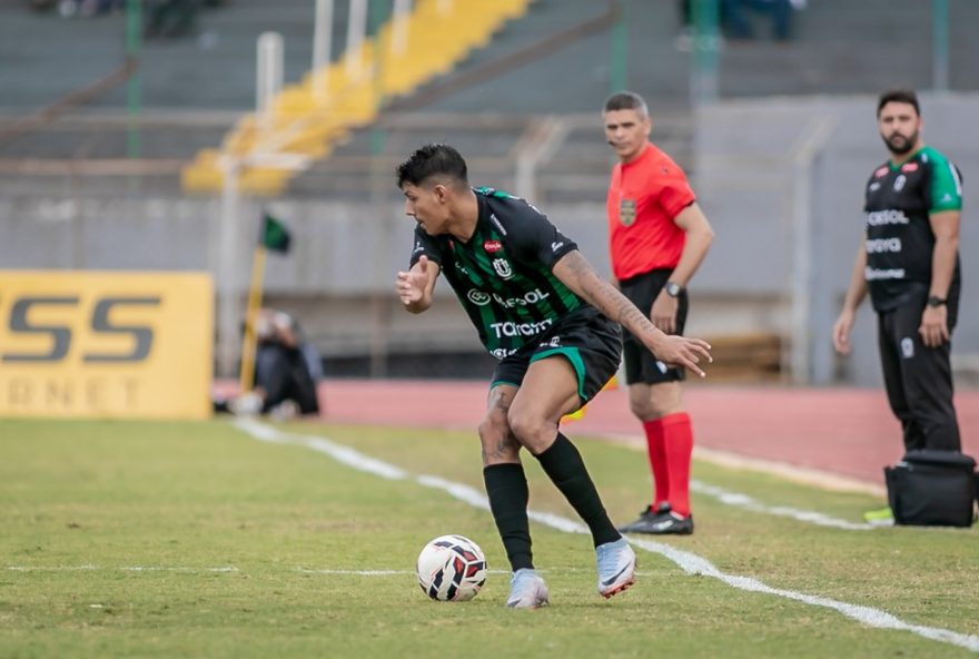 PR - MARINGA - 03/08/2025 - BRASILEIRO C 2025, MARINGA X FLORESTA - Jogador do Maringa durante partida contra o Floresta no estadio Willie Davids pelo campeonato Brasileiro C 2025. Foto: Fernando Teramatsu/AGIF