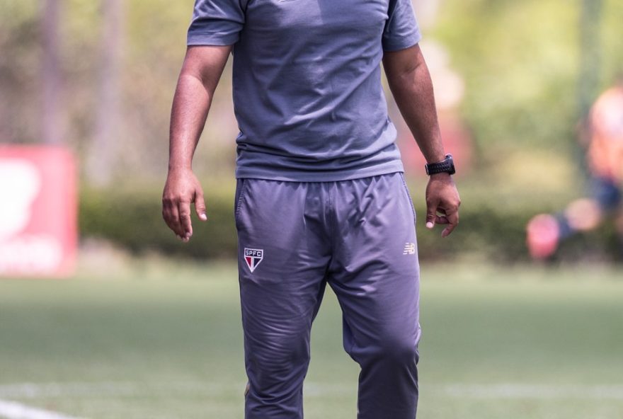 mario-ramalho2C-tecnico-do-sub-17-do-sao-paulo2C-critica-uso-excessivo-das-redes-sociais-por-jogadores3A-22autopromocao-o-tempo-todo22