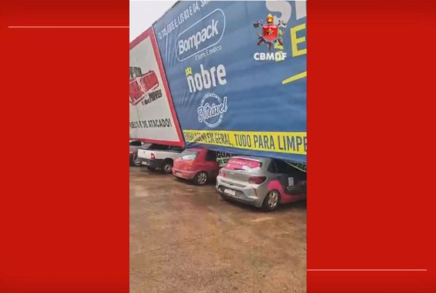 marquise-desaba-em-santa-maria3A-veja-video-dos-carros-atingidos-no-df marquise-desaba-em-santa-maria3A-veja-video-dos-carros-atingidos-no-df