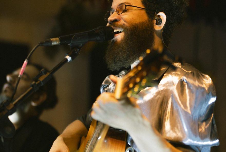 martins3A-cantor-e-compositor-apresenta-show-versoes-com-sucessos-de-caetano-veloso2C-marina-lima-e-mais-em-olinda-pe-lancamento-do-album-ao-vivo-em-2025
