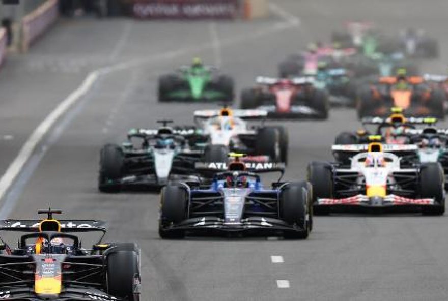 max-verstappen-domina-e-lider-piastri-bate-no-gp-do-azerbaijao