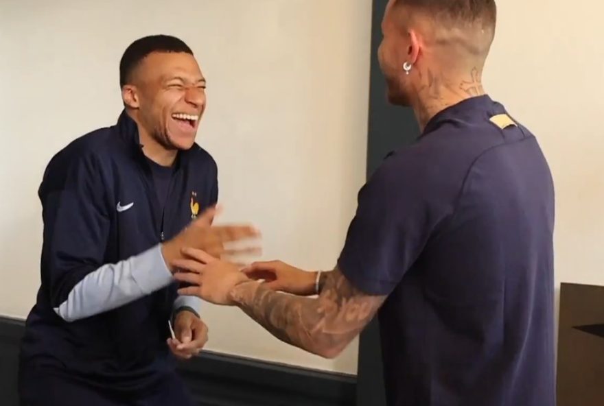 mbappe-brinca-com-colegas-campeoes-da-champions-na-selecao-francesa-as-vesperas-da-liga-das-nacoes