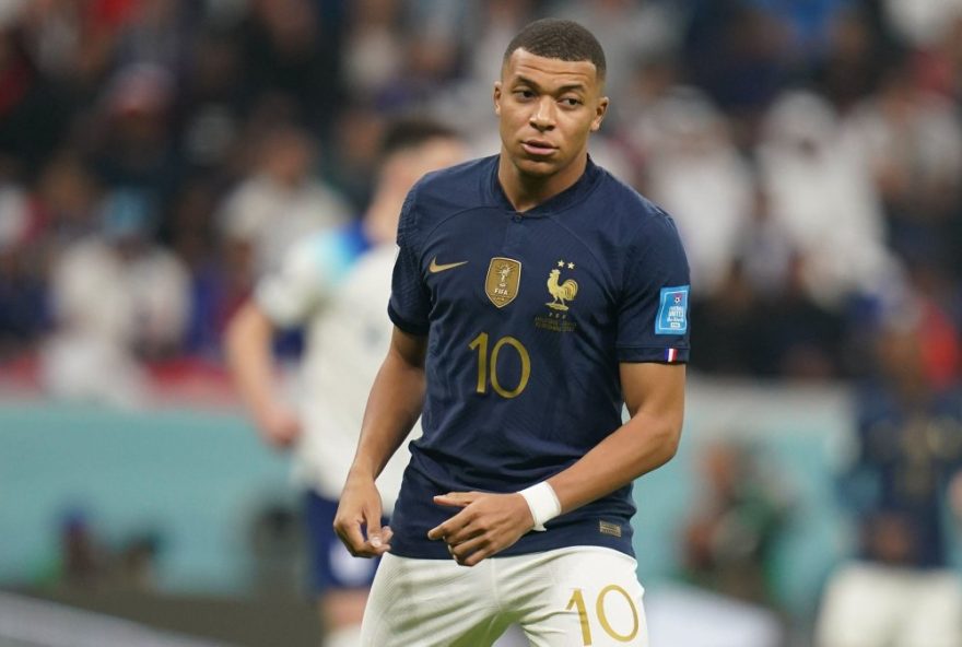 mbappe-condena-racismo-contra-colega3B-chelsea-e-jogador-recebem-apoio