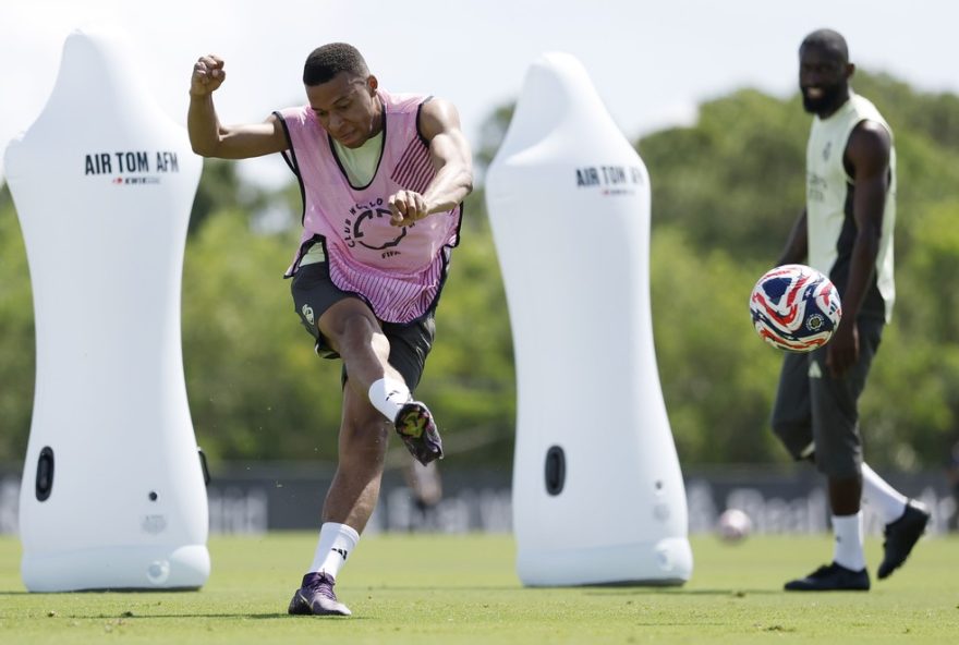 mbappe-do-real-madrid-pode-desfalcar-equipe-na-estreia-da-copa-do-mundo-de-clubes-de-2025