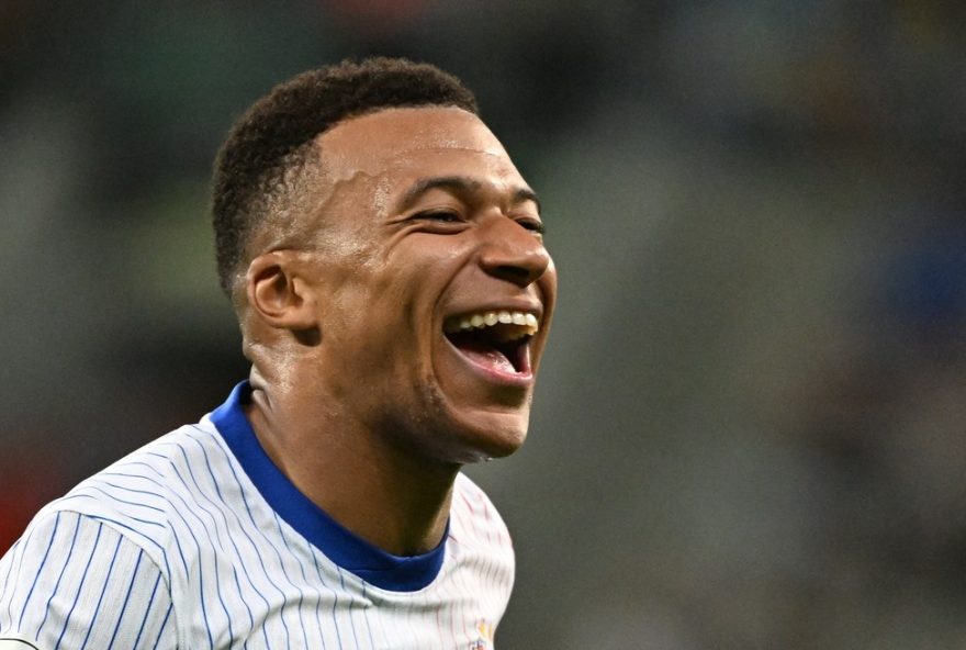 mbappe-iguala-recorde-de-artilharia-da-franca-com-belo-gol3B-confira-os-51-gols