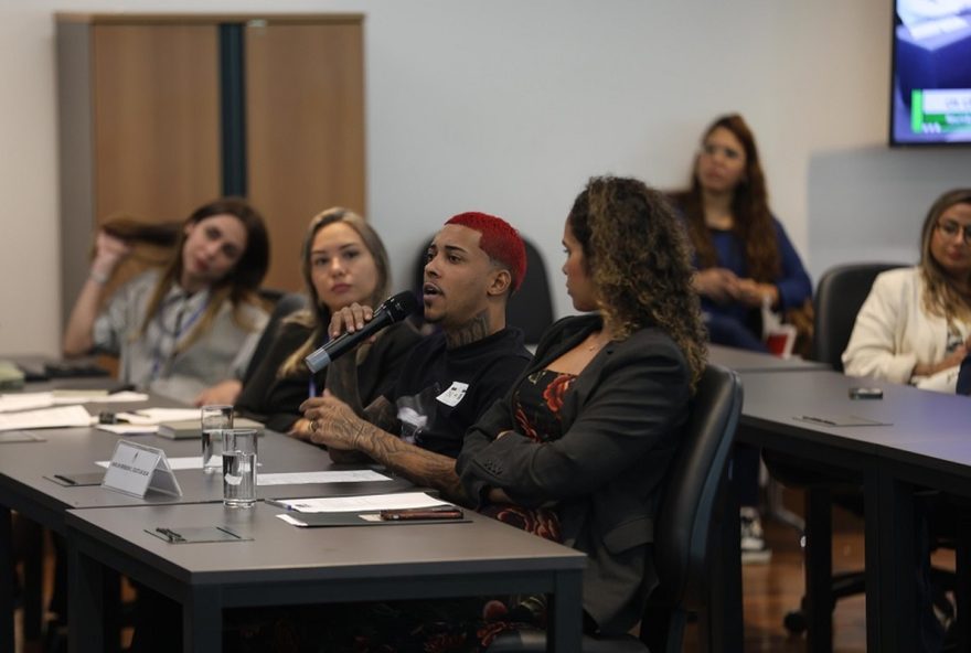 mc-poze-na-cpi-polemica-confronto-e-reflexao-sobre-musica-e-responsabilidade-social