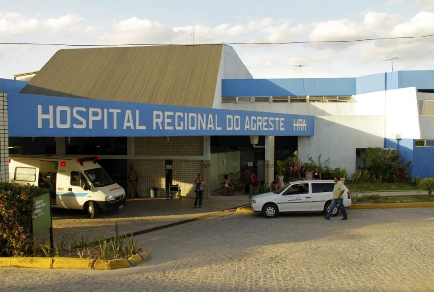 medico-do-hra-e-condenado-por-cobrar-cirurgia-de-paciente-do-sus0A