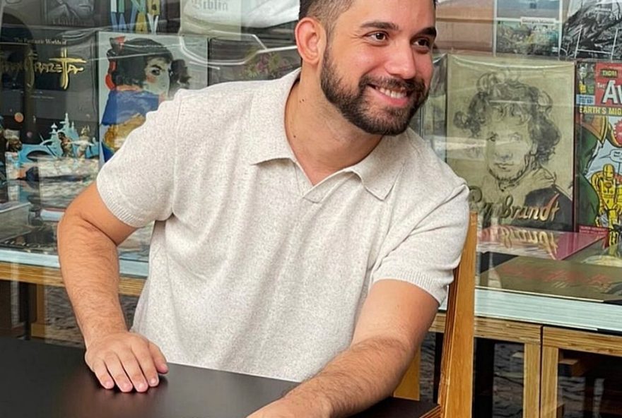 medico-mineiro-vence-o-premio-diario-do-estado-com-sangue-neon3A-literatura-como-parque-de-diversoes medico-mineiro-vence-o-premio-diario-do-estado-com-sangue-neon3A-literatura-como-parque-de-diversoes