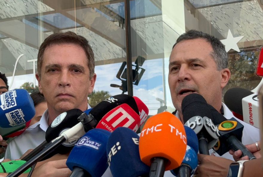 medicos-confirmam-alta-de-bolsonaro-para-dia-1deg2C-mas-transferencia-para-prisao-depende-da-pf medicos-confirmam-alta-de-bolsonaro-para-dia-1deg2C-mas-transferencia-para-prisao-depende-da-pf