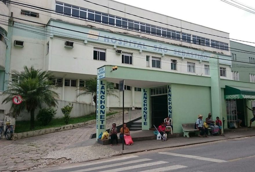 medicos-em-mg-nao-podem-mais-fazer-plantoes-simultaneos-rendendo-ate-r24-40-mil2Fmes