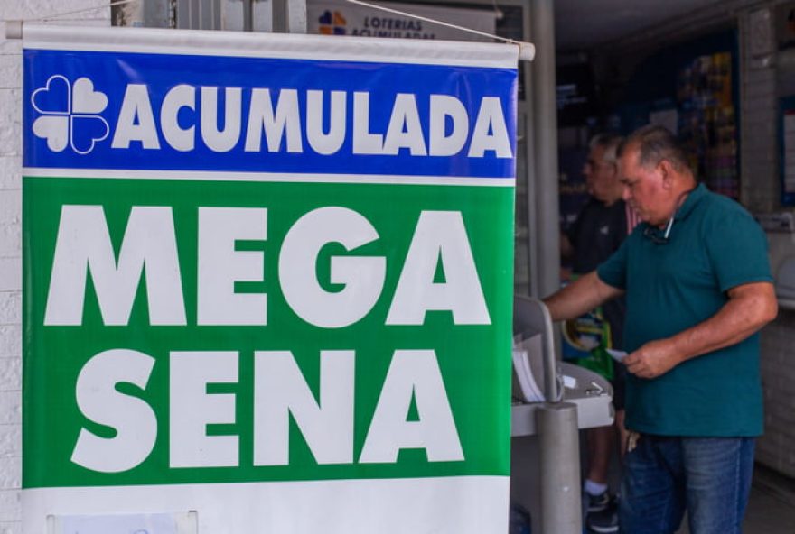 mega-sena-acumula-premio-de-r247-milhoes3A-confira-os-numeros-e-apostas