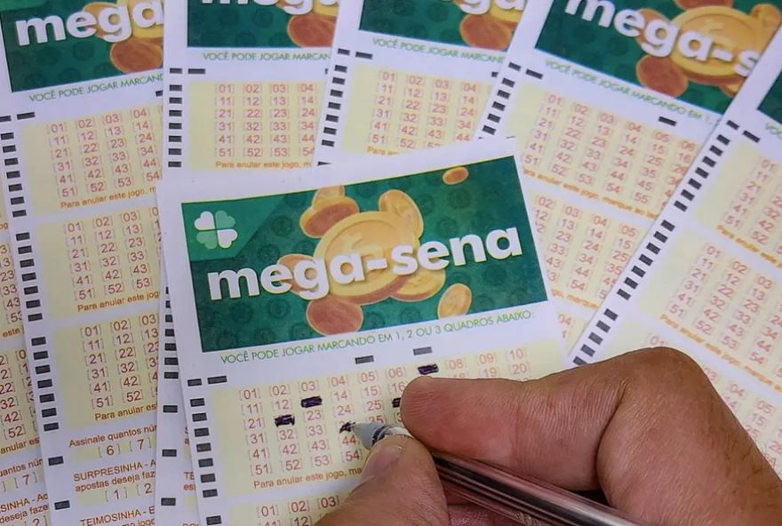 mega-sena3A-aposta-de-goianesia-ganha-mais-de-r24102-mil-na-quina