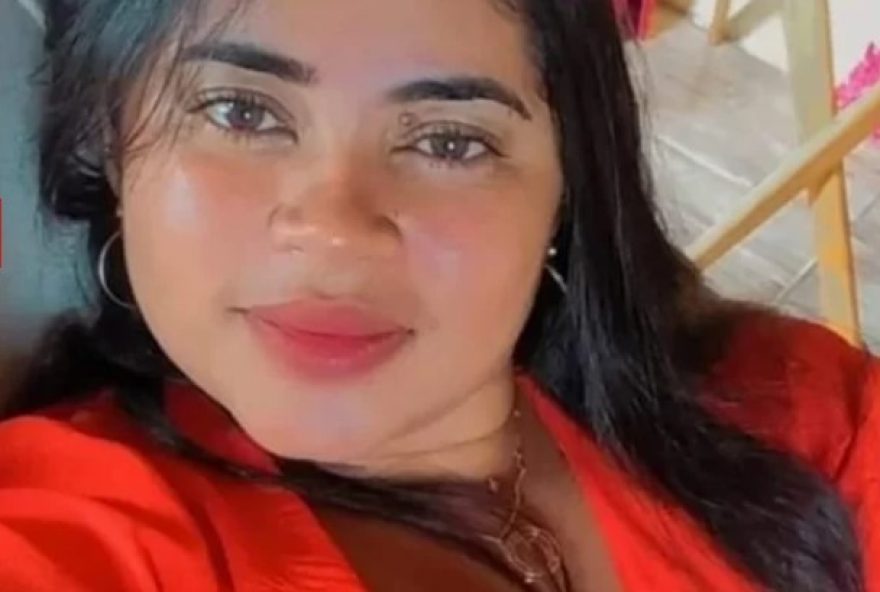 A vítima, Carolaine Correia dos Santos, de 26 anos, morreu na última terça-feira, 15, e, segundo a polícia, a suspeita se passou por sua irmã (Foto: Reprodução/Redes sociais)