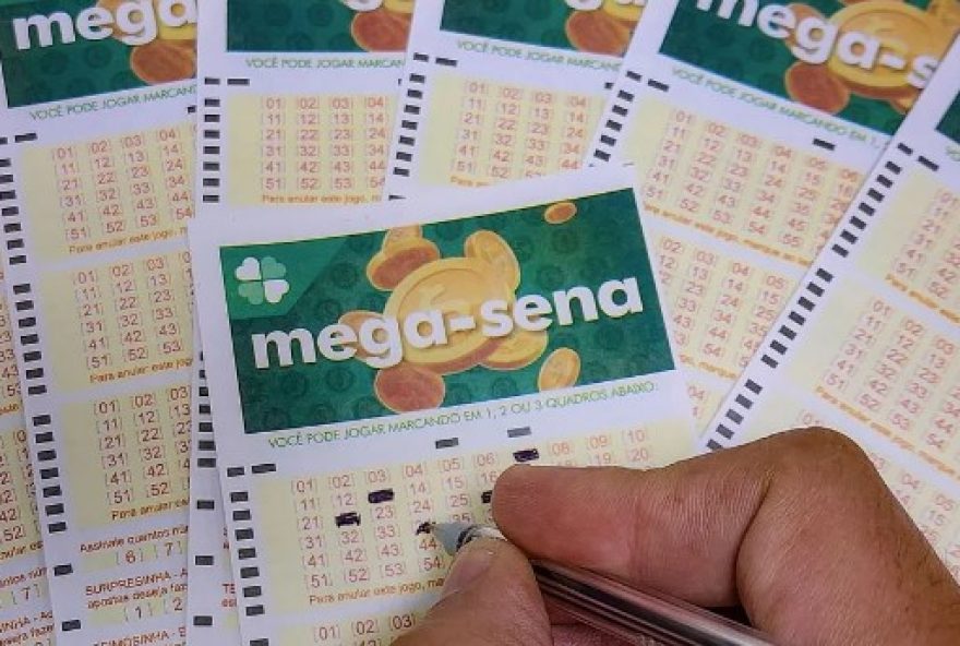 Próximo sorteio está agendado para a quarta-feira, 16, com um prêmio acumulado estimado em R$ 10.778.824,03 (Foto: Agência Brasil)