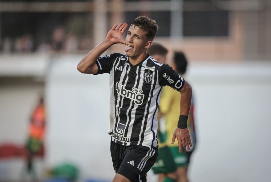 meia-do-atletico-mg-fora-da-estreia-no-mineiro-por-problemas-cardiacos