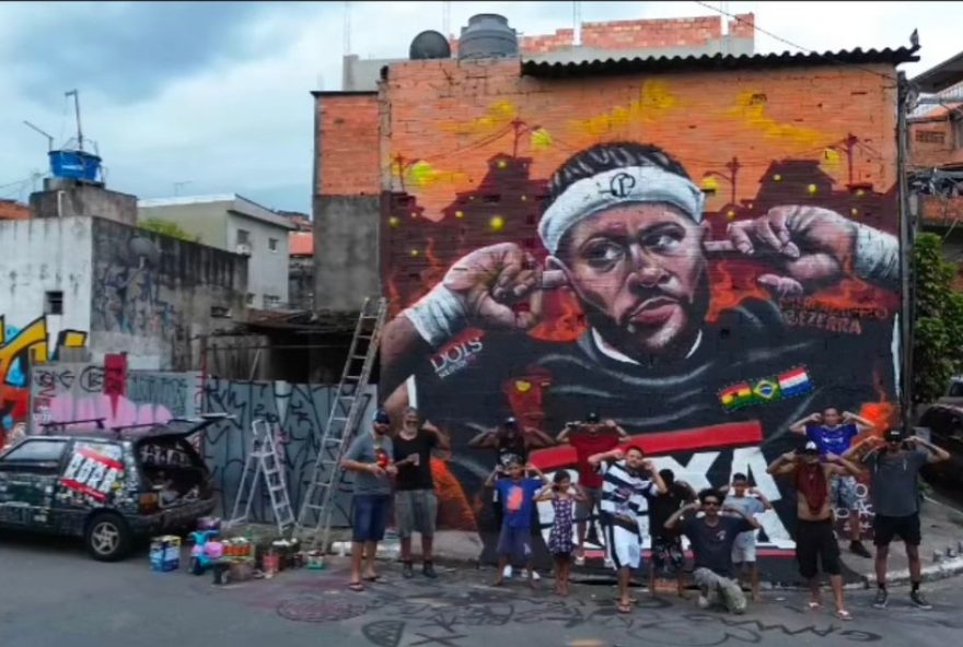 memphis-depay2C-do-corinthians2C-ganha-grafite-em-homenagem-na-comunidade-de-taboao-da-serra