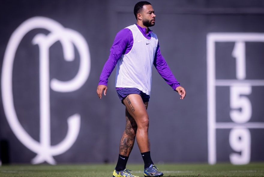 memphis-retorna-ao-corinthians-apos-falta-em-treino3A-compromisso-e-apoio-da-comissao-tecnica-para-jogo-contra-rb-bragantino